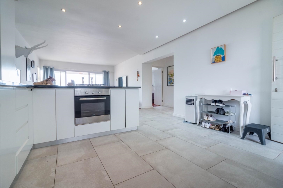 2 Bedroom Property for Sale in Sea Point Western Cape